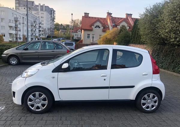 Peugeot 107 cena 12200 przebieg: 150000, rok produkcji 2010 z Gdynia małe 211